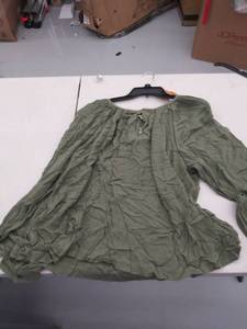 lot 29118 image: womens 1x shirt