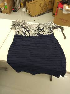 lot 29120 image: womens 20w dress