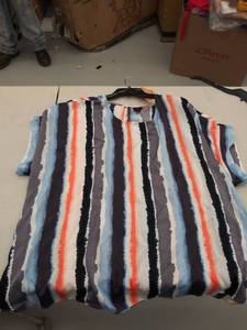lot 29125 image: womens 3x shirt