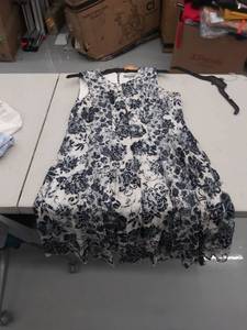 lot 29133 image: womens 18 dress- dirty
