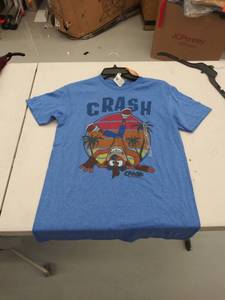 lot 29140 image: mens small shirt