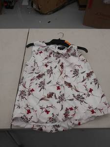 lot 29158 image: womens medium top