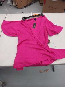 lot 29161 image: womens XXL top