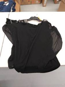 lot 29168 image: womens xl top