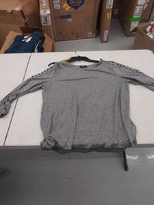 lot 29179 image: womens XXL top