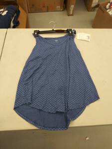 lot 29183 image: womens large top