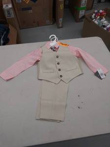 lot 29206 image: boys 3T suit