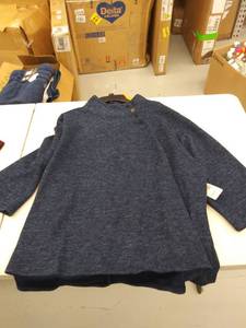 lot 29207 image: womens 3x sweater