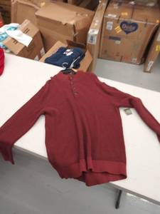 lot 29259 image: mens XL sweater