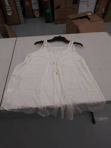 lot 29286 image: womens large top