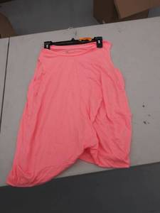 lot 29302 image: womens xl tank