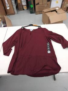 lot 29325 image: womens xl top