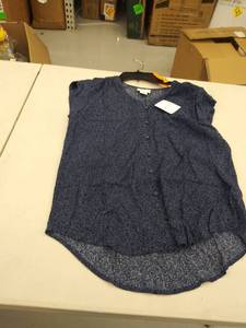 lot 29338 image: womens small top