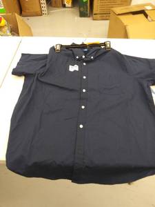 lot 29339 image: mens XL shirt