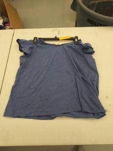 lot 29346 image: womens large top