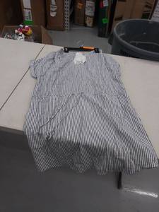 lot 29347 image: womens large dress-stained