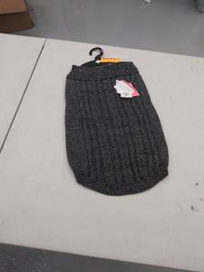 lot 29354 image: large dog sweater