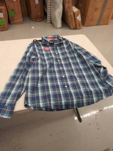 lot 29362 image: mens large shirt