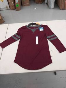 lot 29386 image: womens xsmall top