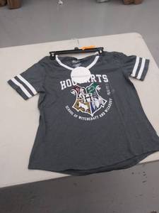 lot 29393 image: womens large shirt