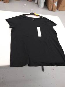 lot 29405 image: womens 1x shirt