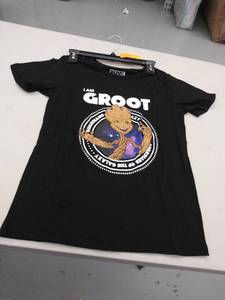 lot 29410 image: small t shirt