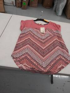 lot 29417 image: womens large top