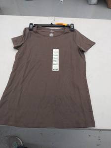 lot 29431 image: womens small top