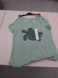 lot 29437 image: womens medium top