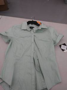 lot 29451 image: womens medium top- has makeup on collar