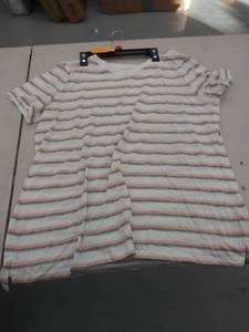 lot 29456 image: womens xl top