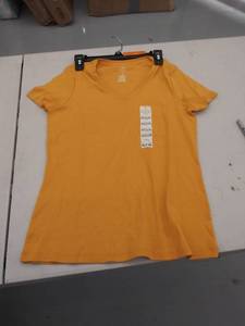 lot 29463 image: womens medium top