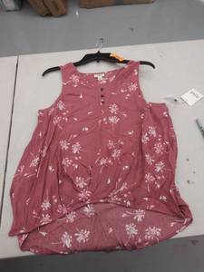 lot 29466 image: womens medium top