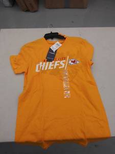 lot 29506 image: ladies small top
