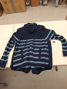lot 29532 image: womens xxl sweater