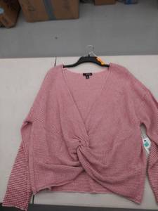 lot 29539 image: womens xxl sweater