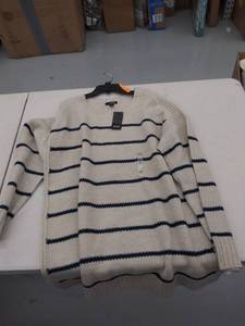 lot 29540 image: womens xxl sweater