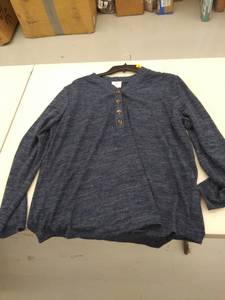 lot 29542 image: womens xxl sweater