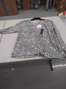lot 29548 image: womens xxl top
