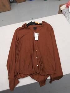 lot 29560 image: womens large top