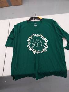 lot 29576 image: womens 2x top