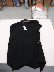 lot 29588 image: womens 1x top