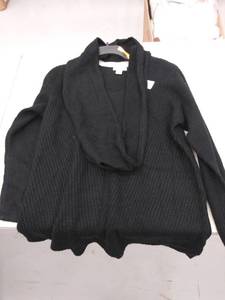 lot 29596 image: womens 1x sweater with scarf