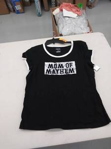 lot 29598 image: womens medium top