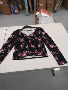 lot 29610 image: juniors xl top