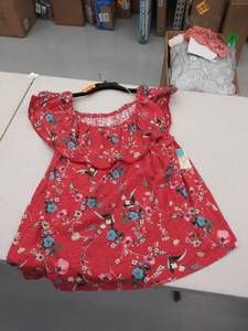 lot 29617 image: womens 2x top