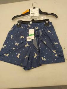 lot 29621 image: girls large short and headband
