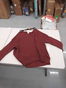 lot 29637 image: womens xl sweater
