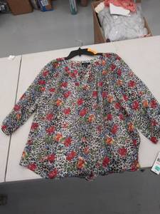 lot 29639 image: womens medium top