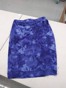lot 29666 image: womens large skirt